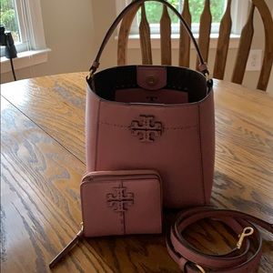 Tory Burch McGraw Bucket Bag Small